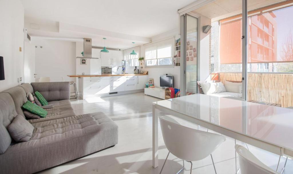 Magnificent Apartment Close To The Beach Sant Adria de Besos Ngoại thất bức ảnh