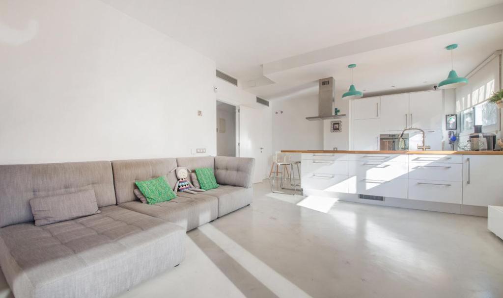 Magnificent Apartment Close To The Beach Sant Adria de Besos Ngoại thất bức ảnh